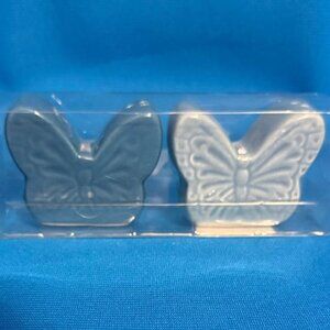 NEW ~ NWT DOLLY PARTON BLUE BUTTERFLIES / BUTTERFLY SALT AND PEPPER SHAKER SET